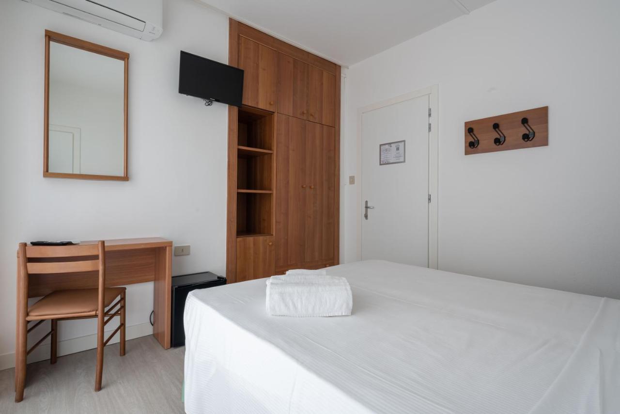 Hotel Boston 3 Stelle Superior Frontemare Лидо ди Йезоло Екстериор снимка