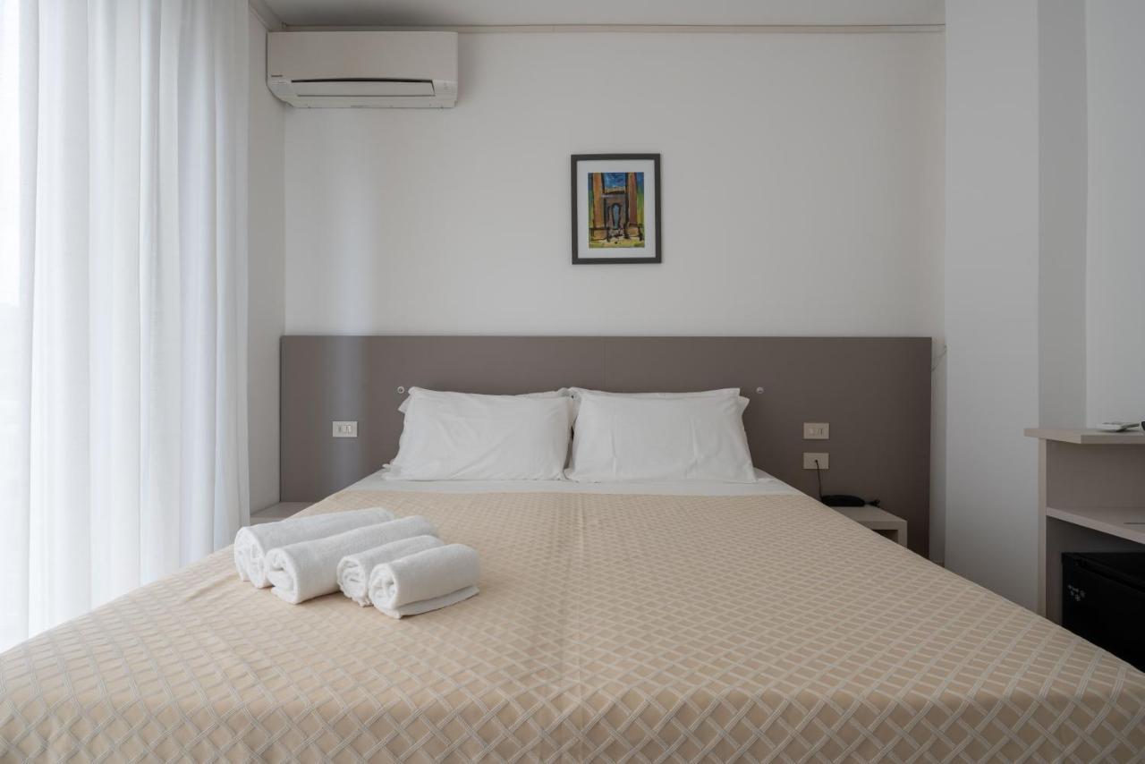 Hotel Boston 3 Stelle Superior Frontemare Лидо ди Йезоло Екстериор снимка