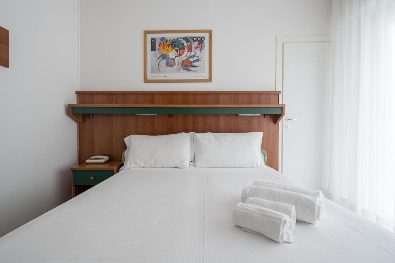 Hotel Boston 3 Stelle Superior Frontemare Лидо ди Йезоло Екстериор снимка